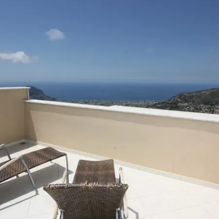 Maisonette Wohnung Mit Pool & Schoener Aussicht! Apartman